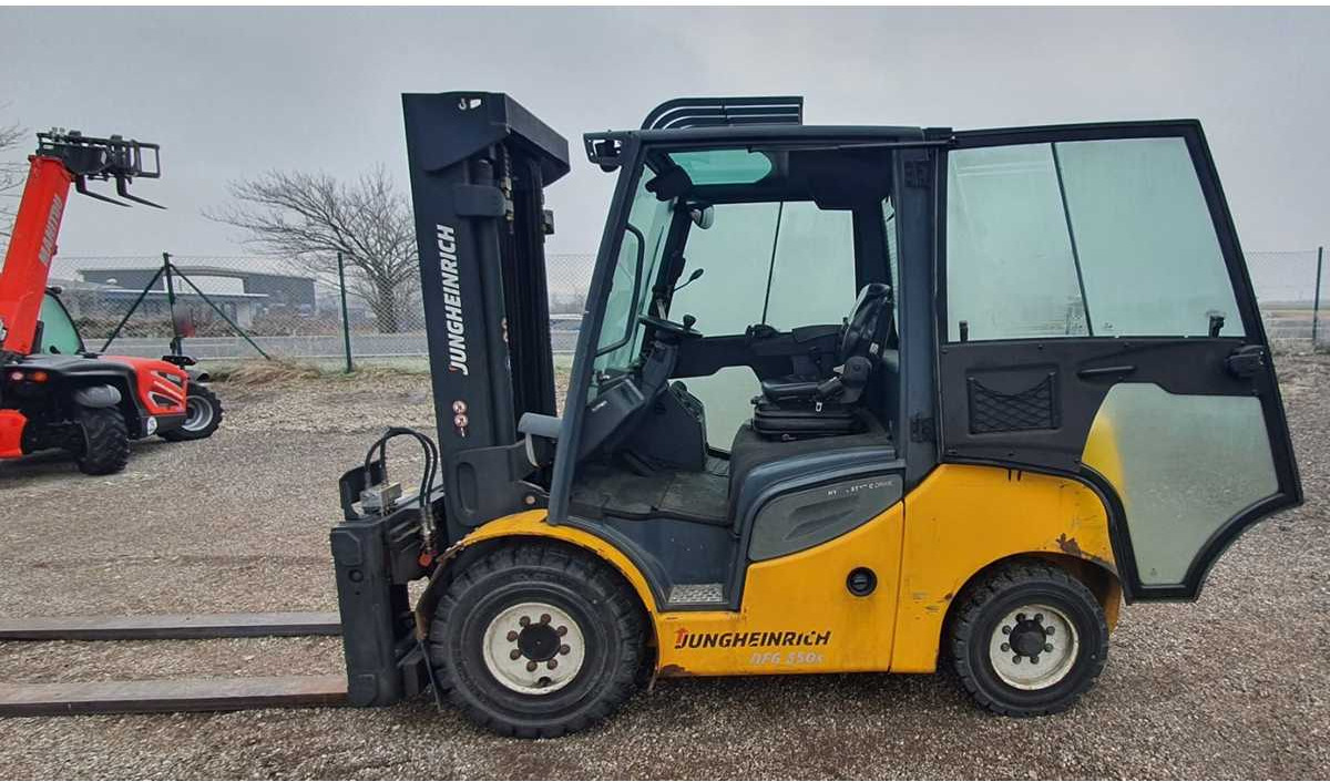 JUNGHEINRICH - DFG S50S - 2015 - FORKLIFT TRUCKS - Viličar: slika JUNGHEINRICH - DFG S50S - 2015 - FORKLIFT TRUCKS - Viličar JUNGHEINRICH - DFG S50S - 2015 - FORKLIFT TRUCKS - Viličar: slika JUNGHEINRICH - DFG S50S - 2015 - FORKLIFT TRUCKS - Viličar