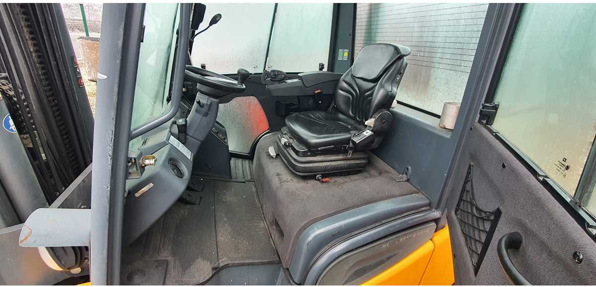 JUNGHEINRICH - DFG S50S - 2015 - FORKLIFT TRUCKS - Viličar: slika JUNGHEINRICH - DFG S50S - 2015 - FORKLIFT TRUCKS - Viličar JUNGHEINRICH - DFG S50S - 2015 - FORKLIFT TRUCKS - Viličar: slika JUNGHEINRICH - DFG S50S - 2015 - FORKLIFT TRUCKS - Viličar