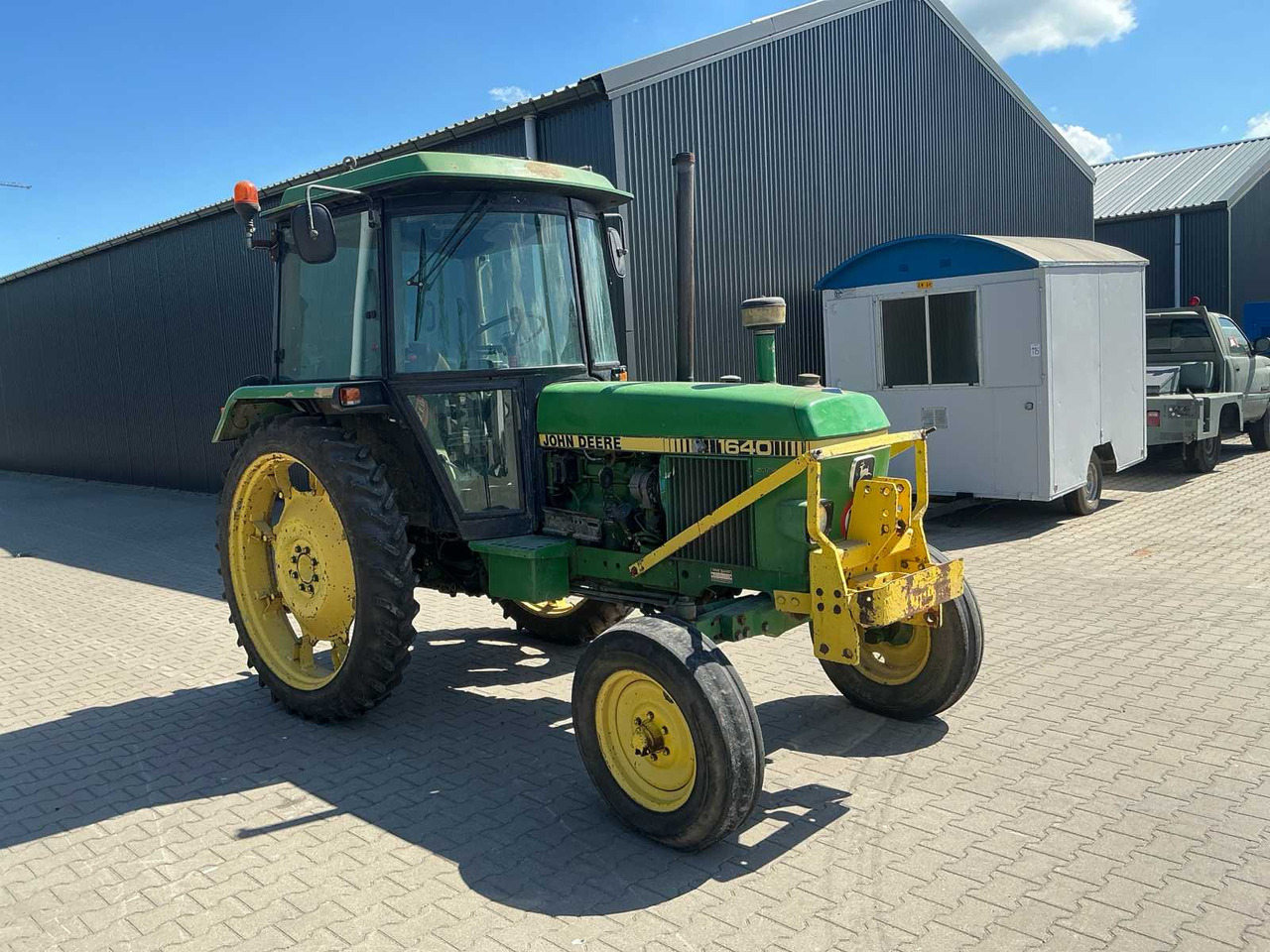 John Deere 1640 Synchron - Traktor: slika John Deere 1640 Synchron - Traktor John Deere 1640 Synchron - Traktor: slika John Deere 1640 Synchron - Traktor
