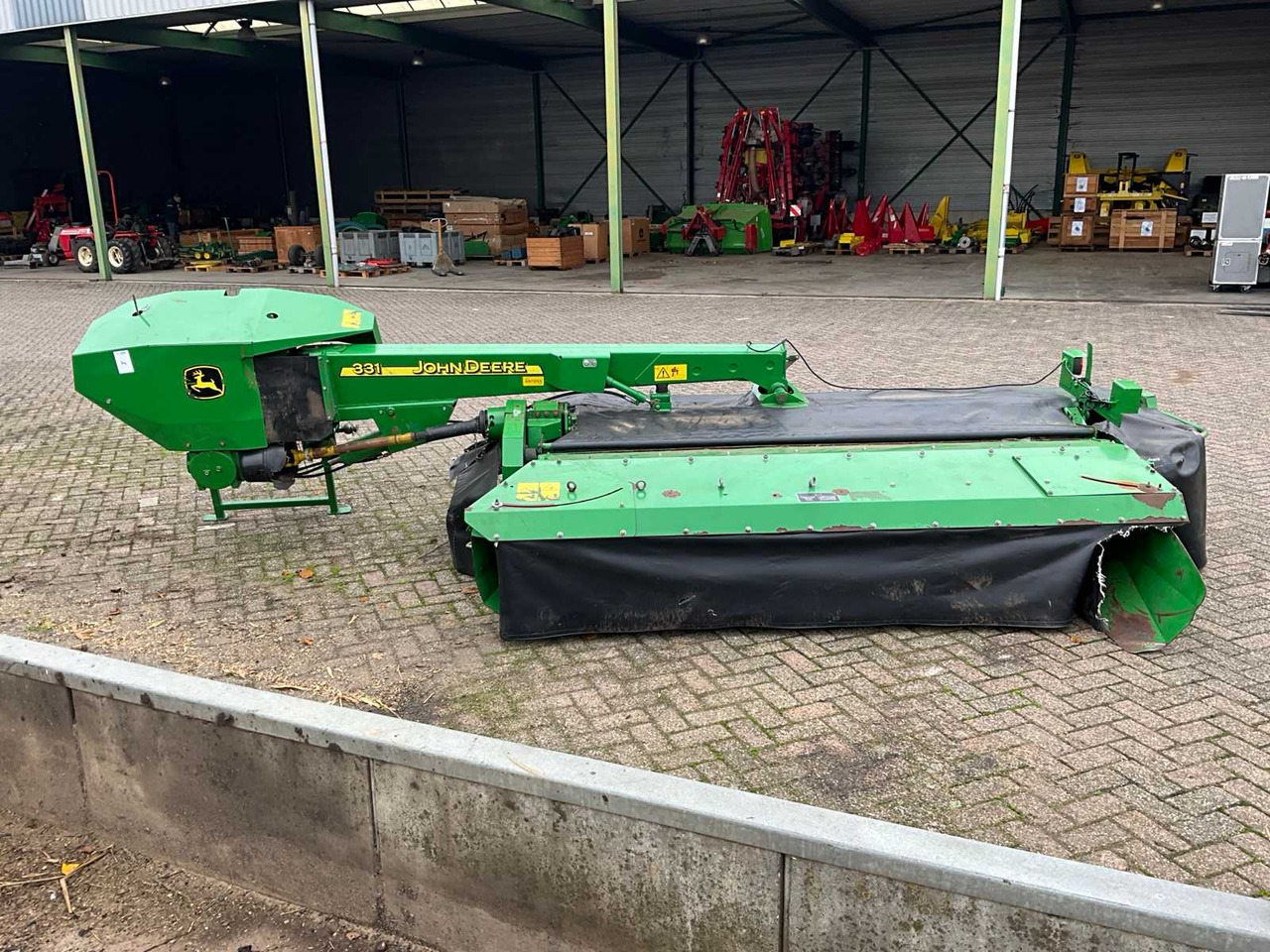 John Deere 331 - Malčer: slika John Deere 331 - Malčer John Deere 331 - Malčer: slika John Deere 331 - Malčer