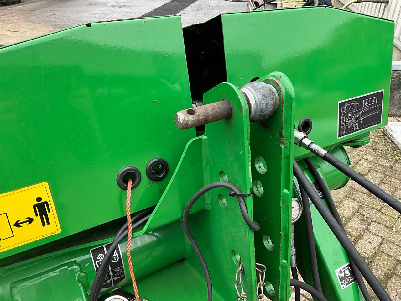 John Deere 331 - Malčer: slika John Deere 331 - Malčer John Deere 331 - Malčer: slika John Deere 331 - Malčer
