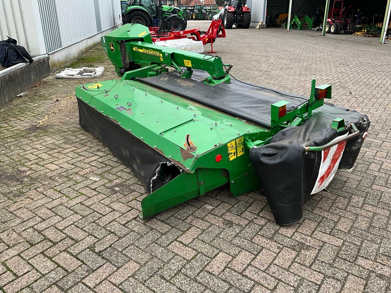 John Deere 331 - Malčer: slika John Deere 331 - Malčer John Deere 331 - Malčer: slika John Deere 331 - Malčer