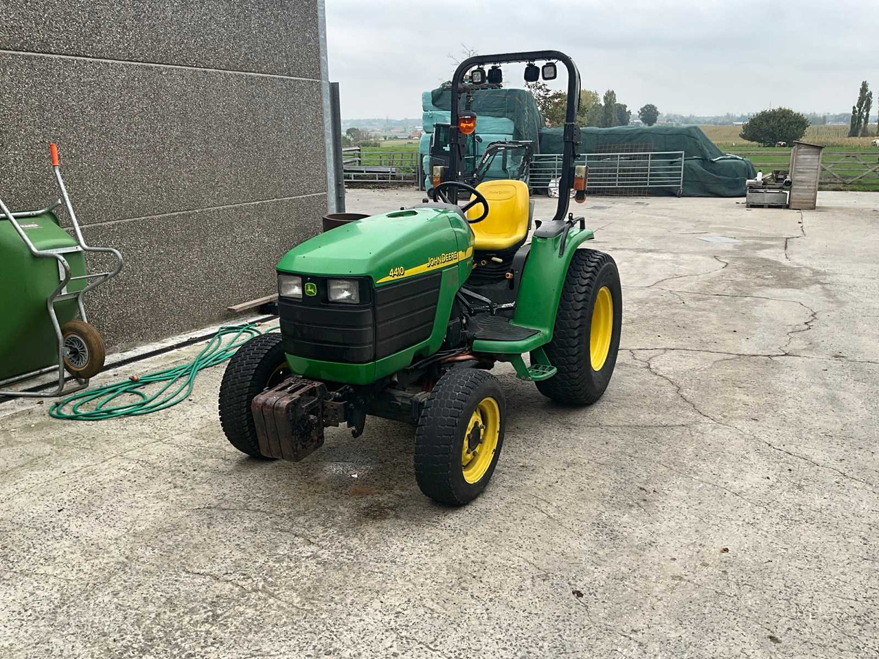 John Deere 4410 - Mali traktor: slika John Deere 4410 - Mali traktor John Deere 4410 - Mali traktor: slika John Deere 4410 - Mali traktor