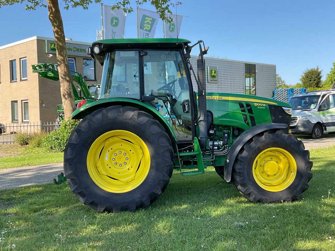 John Deere 5100M - Traktor: slika John Deere 5100M - Traktor John Deere 5100M - Traktor: slika John Deere 5100M - Traktor