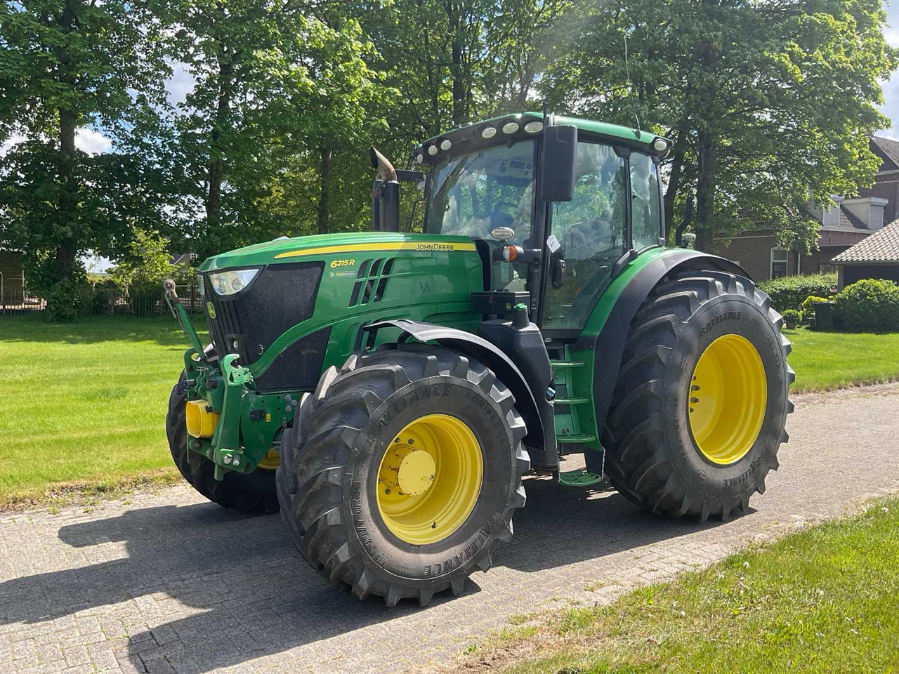 John Deere 6215R - Traktor: slika John Deere 6215R - Traktor John Deere 6215R - Traktor: slika John Deere 6215R - Traktor
