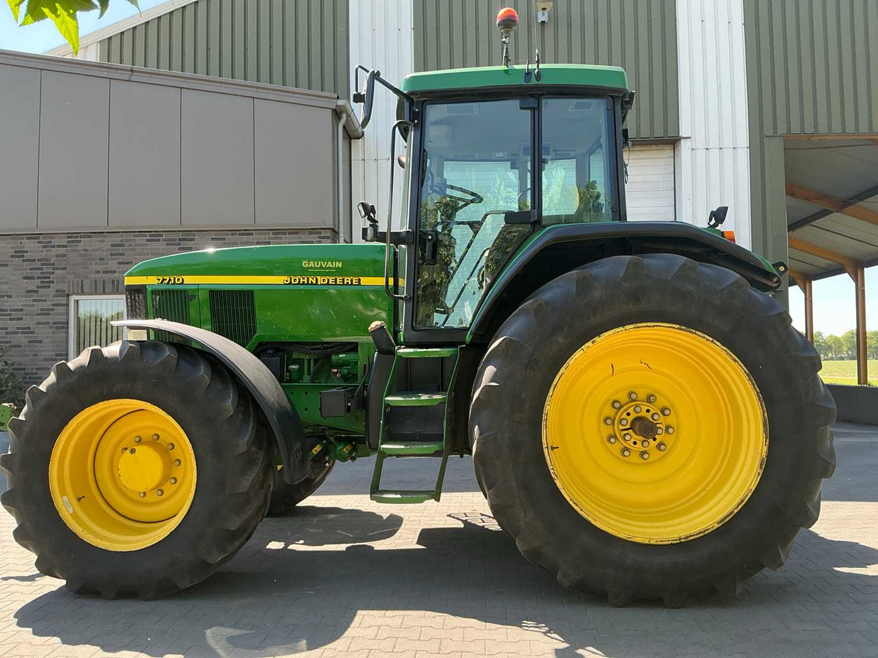John Deere 7710 - Traktor: slika John Deere 7710 - Traktor John Deere 7710 - Traktor: slika John Deere 7710 - Traktor