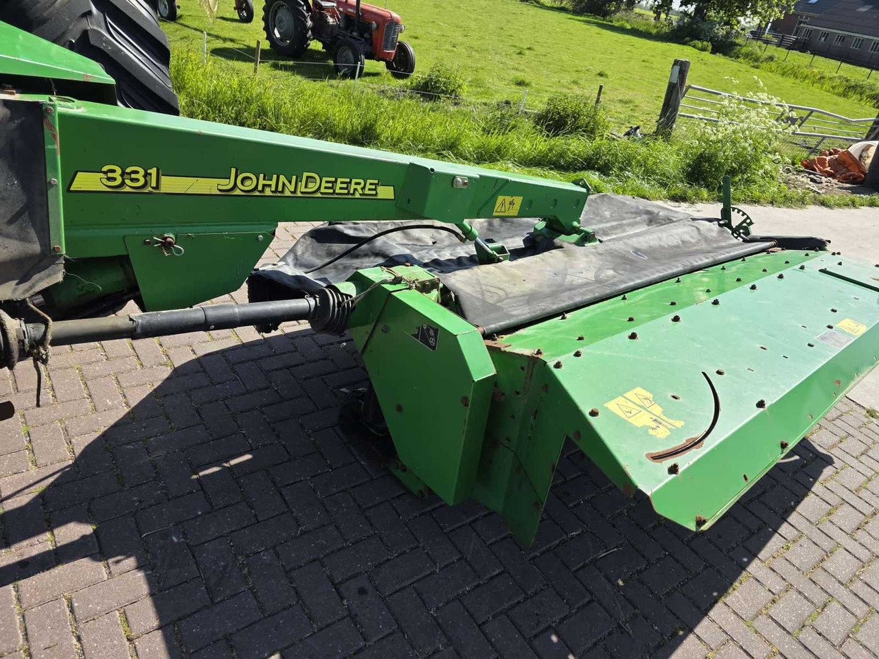 Malčer John Deere CC0331: slika Malčer John Deere CC0331