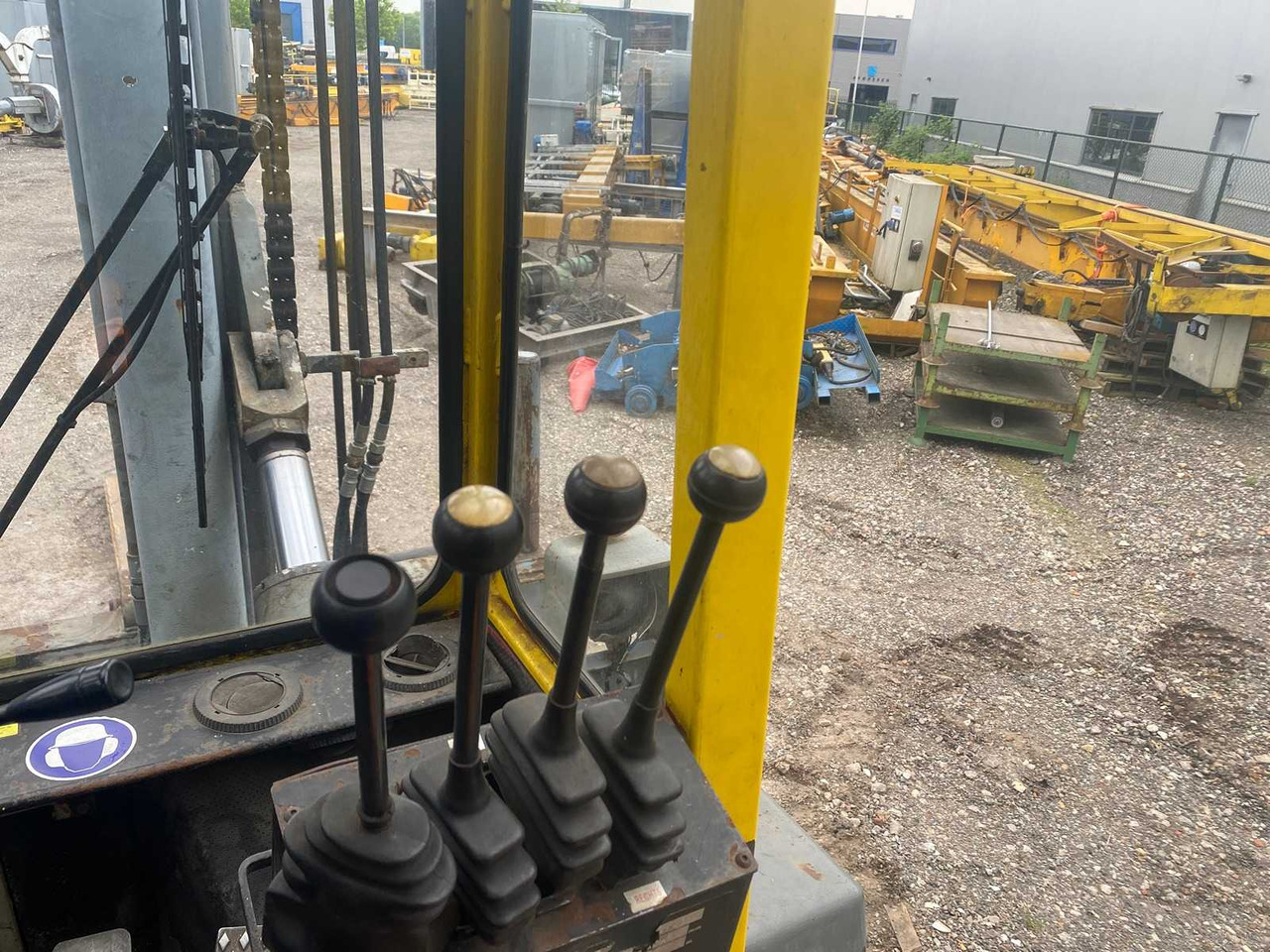 KALMAR - DC 12-600 - DIESEL FORKLIFT WITH FORK POSITIONER - Viličar: slika KALMAR - DC 12-600 - DIESEL FORKLIFT WITH FORK POSITIONER - Viličar KALMAR - DC 12-600 - DIESEL FORKLIFT WITH FORK POSITIONER - Viličar: slika KALMAR - DC 12-600 - DIESEL FORKLIFT WITH FORK POSITIONER - Viličar