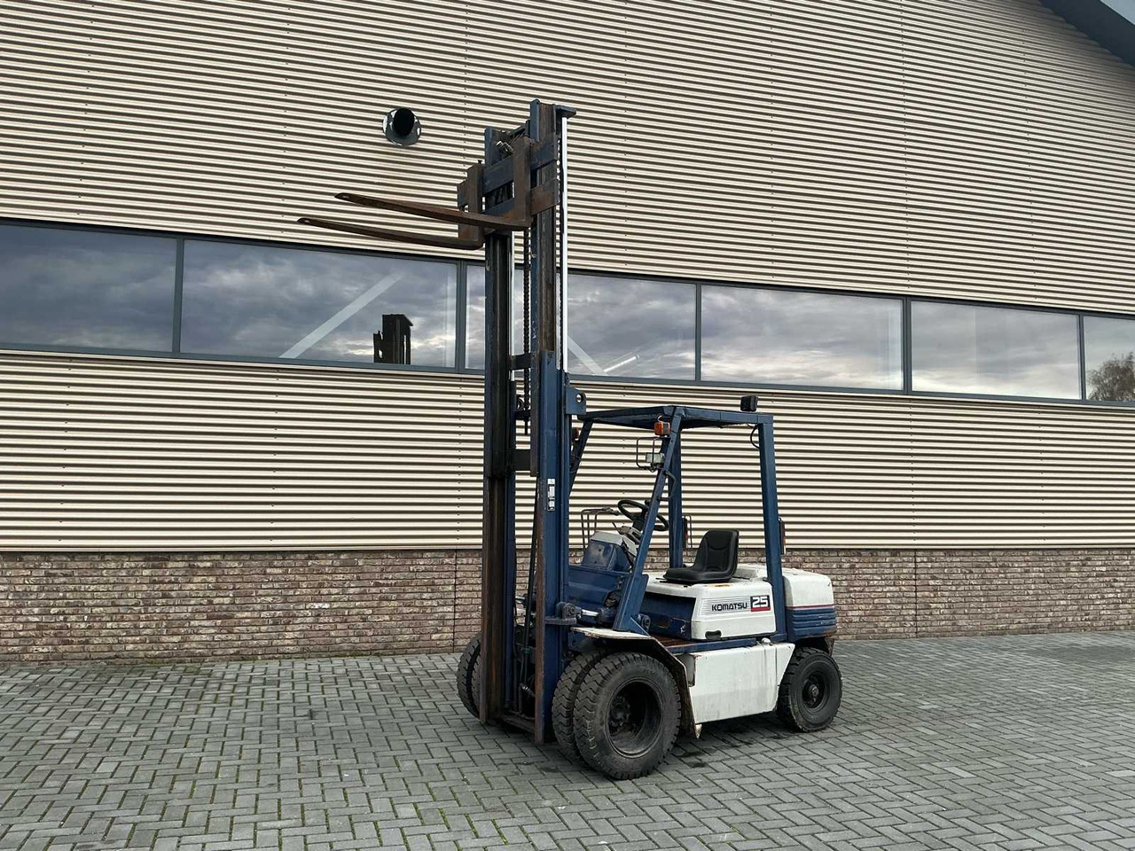 KOMATSU 25 FORKLIFT - Viličar: slika KOMATSU 25 FORKLIFT - Viličar KOMATSU 25 FORKLIFT - Viličar: slika KOMATSU 25 FORKLIFT - Viličar