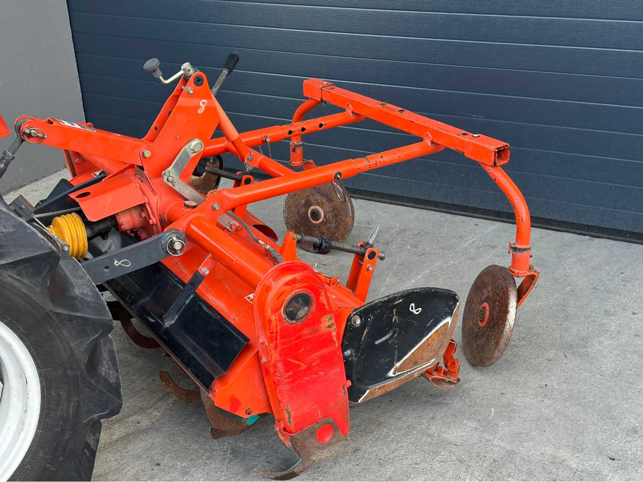 KUBOTA - GB200 - 4-WHEEL DRIVE TRACTOR - Traktor: slika KUBOTA - GB200 - 4-WHEEL DRIVE TRACTOR - Traktor KUBOTA - GB200 - 4-WHEEL DRIVE TRACTOR - Traktor: slika KUBOTA - GB200 - 4-WHEEL DRIVE TRACTOR - Traktor