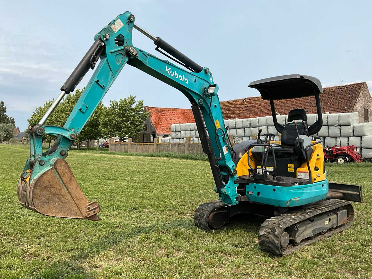 KUBOTA U-30-5 MIDI CRAWLER EXCAVATOR - Bager: slika KUBOTA U-30-5 MIDI CRAWLER EXCAVATOR - Bager KUBOTA U-30-5 MIDI CRAWLER EXCAVATOR - Bager: slika KUBOTA U-30-5 MIDI CRAWLER EXCAVATOR - Bager