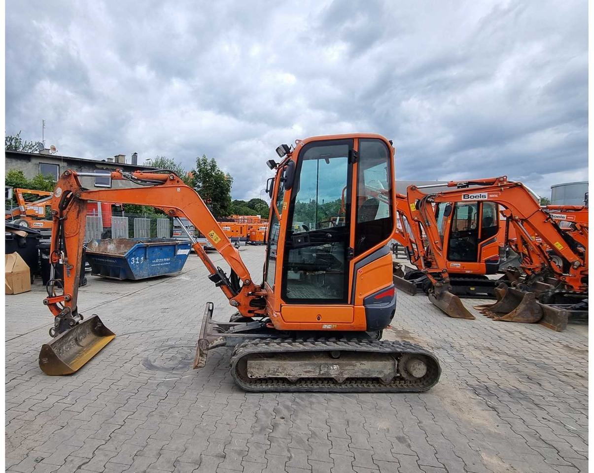 KUBOTA U27-4 - Mini bager: slika KUBOTA U27-4 - Mini bager KUBOTA U27-4 - Mini bager: slika KUBOTA U27-4 - Mini bager