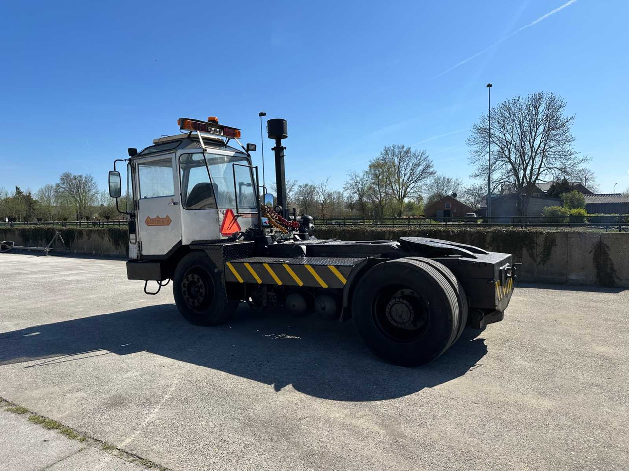 1993 DAF TERMINAL TRACTOR - Kamion: slika 1993 DAF TERMINAL TRACTOR - Kamion 1993 DAF TERMINAL TRACTOR - Kamion: slika 1993 DAF TERMINAL TRACTOR - Kamion