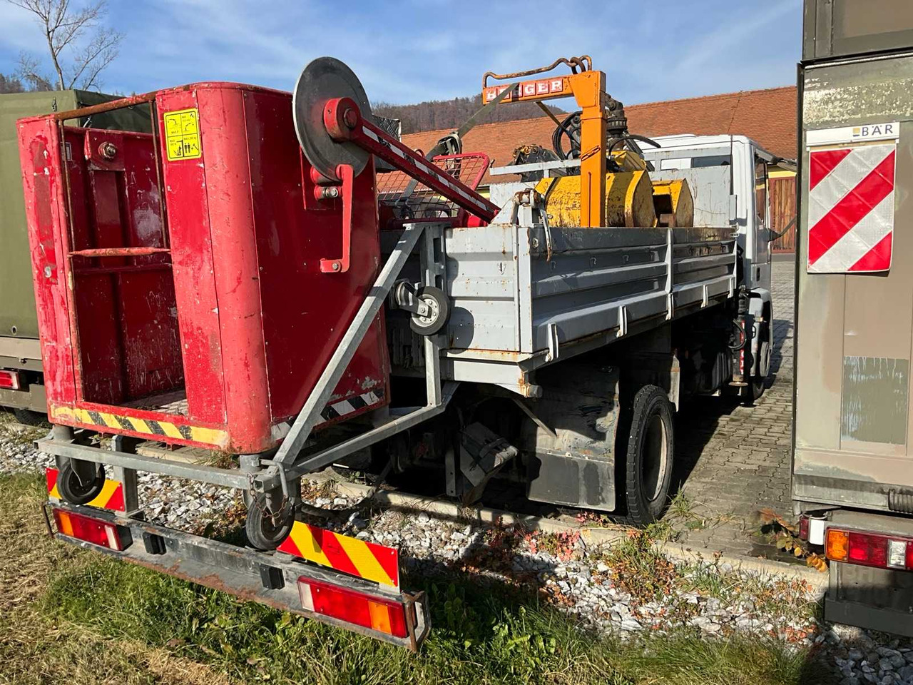 1995 IVECO 120 E 15 TRUCK WITH CRANE AND ACCESSORIES - Kamion: slika 1995 IVECO 120 E 15 TRUCK WITH CRANE AND ACCESSORIES - Kamion 1995 IVECO 120 E 15 TRUCK WITH CRANE AND ACCESSORIES - Kamion: slika 1995 IVECO 120 E 15 TRUCK WITH CRANE AND ACCESSORIES - Kamion