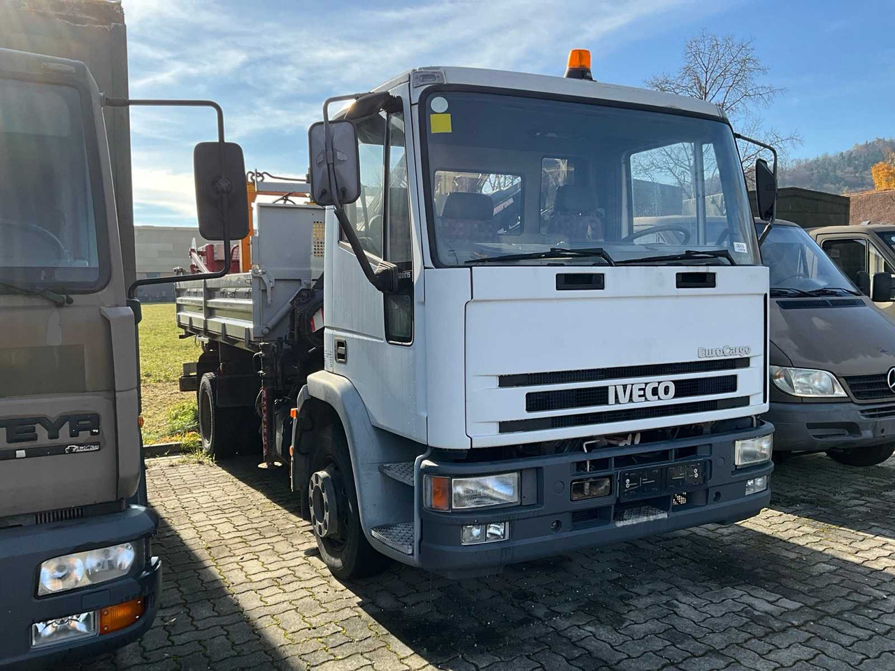 1995 IVECO 120 E 15 TRUCK WITH CRANE AND ACCESSORIES - Kamion: slika 1995 IVECO 120 E 15 TRUCK WITH CRANE AND ACCESSORIES - Kamion 1995 IVECO 120 E 15 TRUCK WITH CRANE AND ACCESSORIES - Kamion: slika 1995 IVECO 120 E 15 TRUCK WITH CRANE AND ACCESSORIES - Kamion