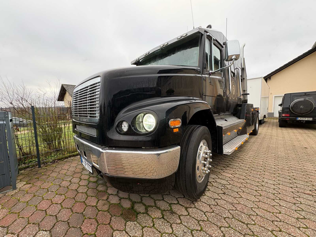 1999 FORD THX26MO – UNIQUE US SHOW TRUCK WITH LIVING SPACE CONVERSION - Kamion: slika 1999 FORD THX26MO – UNIQUE US SHOW TRUCK WITH LIVING SPACE CONVERSION - Kamion 1999 FORD THX26MO – UNIQUE US SHOW TRUCK WITH LIVING SPACE CONVERSION - Kamion: slika 1999 FORD THX26MO – UNIQUE US SHOW TRUCK WITH LIVING SPACE CONVERSION - Kamion