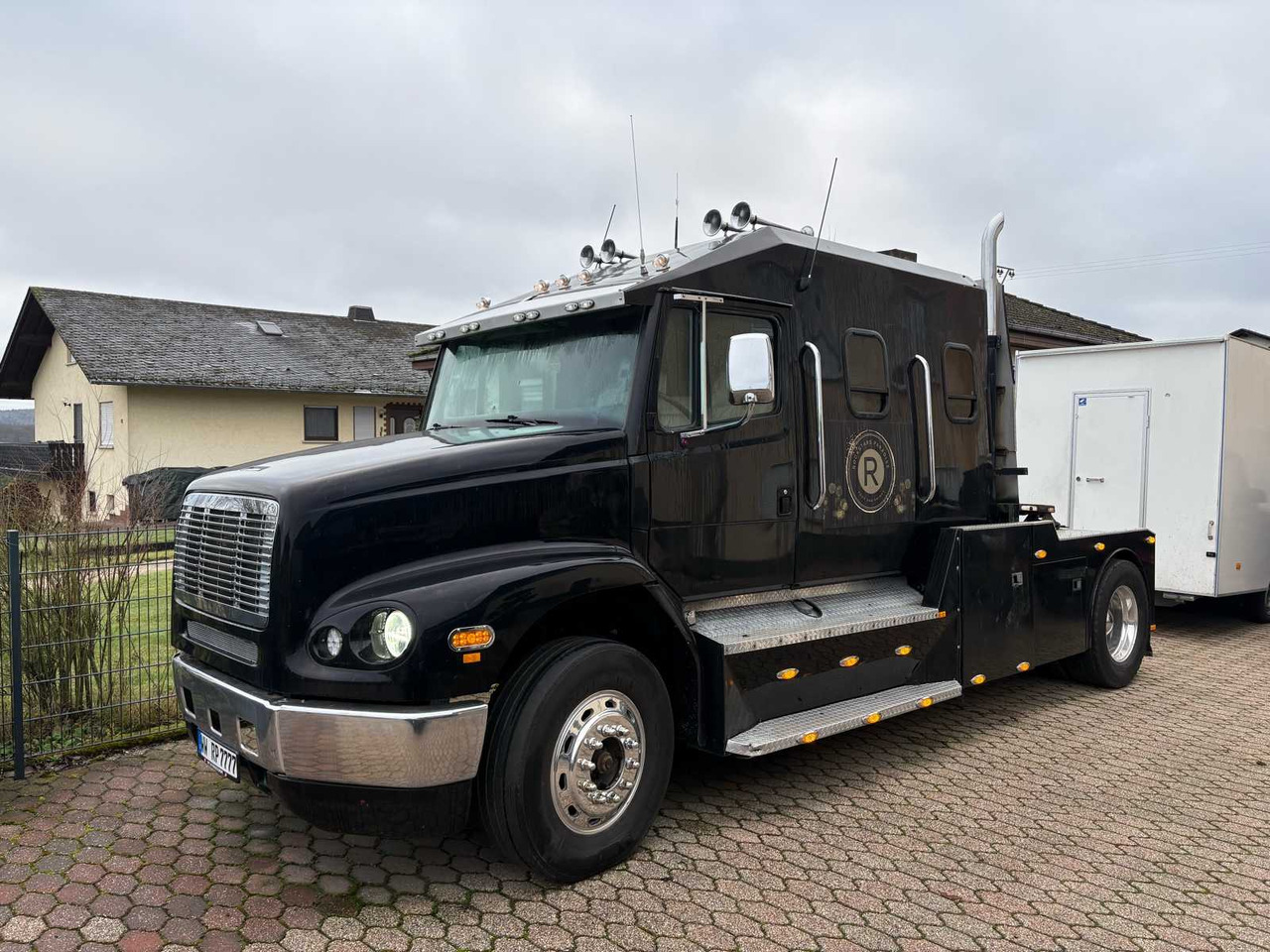 1999 FORD THX26MO – UNIQUE US SHOW TRUCK WITH LIVING SPACE CONVERSION - Kamion: slika 1999 FORD THX26MO – UNIQUE US SHOW TRUCK WITH LIVING SPACE CONVERSION - Kamion 1999 FORD THX26MO – UNIQUE US SHOW TRUCK WITH LIVING SPACE CONVERSION - Kamion: slika 1999 FORD THX26MO – UNIQUE US SHOW TRUCK WITH LIVING SPACE CONVERSION - Kamion