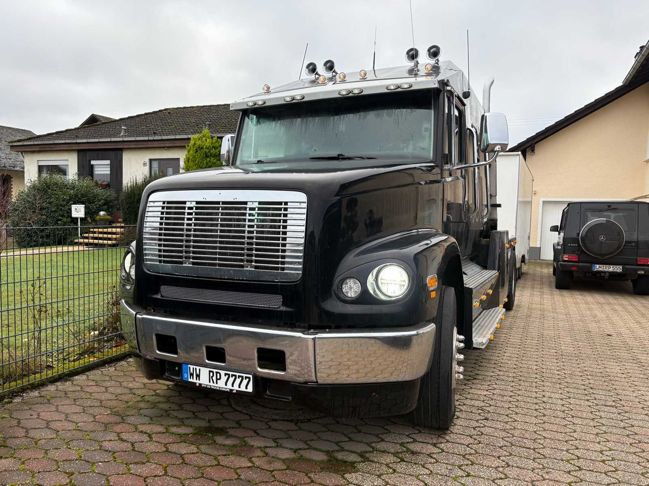 1999 FORD THX26MO – UNIQUE US SHOW TRUCK WITH LIVING SPACE CONVERSION - Kamion: slika 1999 FORD THX26MO – UNIQUE US SHOW TRUCK WITH LIVING SPACE CONVERSION - Kamion 1999 FORD THX26MO – UNIQUE US SHOW TRUCK WITH LIVING SPACE CONVERSION - Kamion: slika 1999 FORD THX26MO – UNIQUE US SHOW TRUCK WITH LIVING SPACE CONVERSION - Kamion