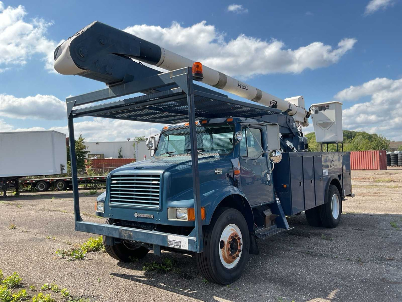 2000 NAVISTAR 4700 AERIAL PLATFORM - Kamion: slika 2000 NAVISTAR 4700 AERIAL PLATFORM - Kamion 2000 NAVISTAR 4700 AERIAL PLATFORM - Kamion: slika 2000 NAVISTAR 4700 AERIAL PLATFORM - Kamion