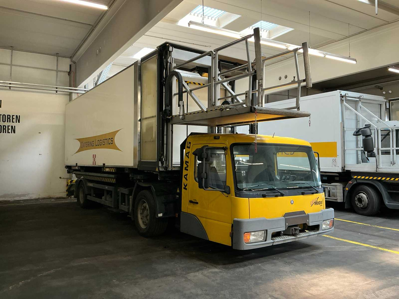 2002 MERCEDES-BENZ WBC22 CATERING TRUCK - Kamion: slika 2002 MERCEDES-BENZ WBC22 CATERING TRUCK - Kamion 2002 MERCEDES-BENZ WBC22 CATERING TRUCK - Kamion: slika 2002 MERCEDES-BENZ WBC22 CATERING TRUCK - Kamion