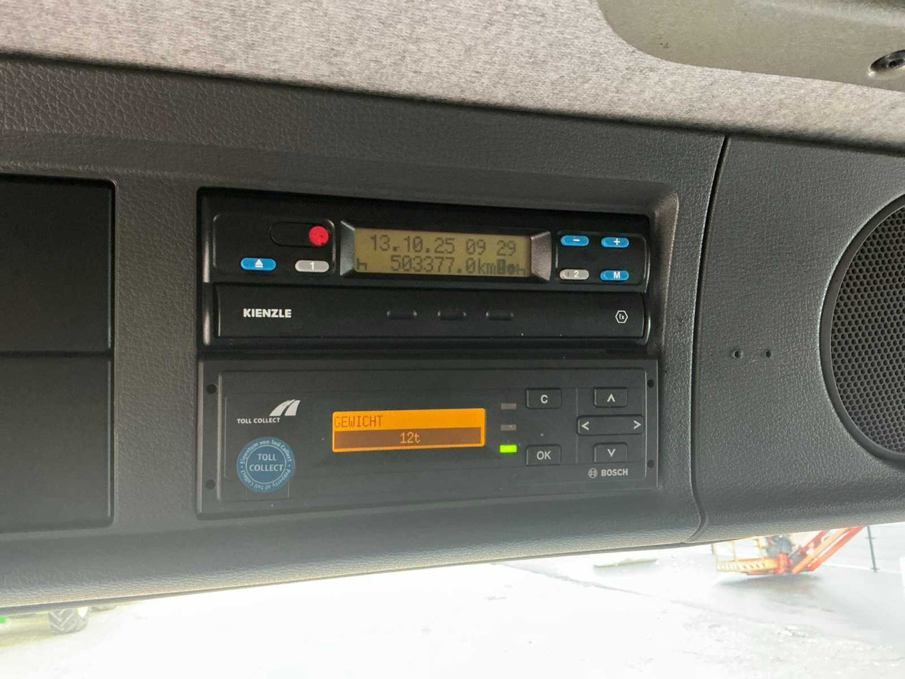 Kamion 2004 VOLVO FL6L 4X2R LIVESTOCK TRUCK: slika Kamion 2004 VOLVO FL6L 4X2R LIVESTOCK TRUCK