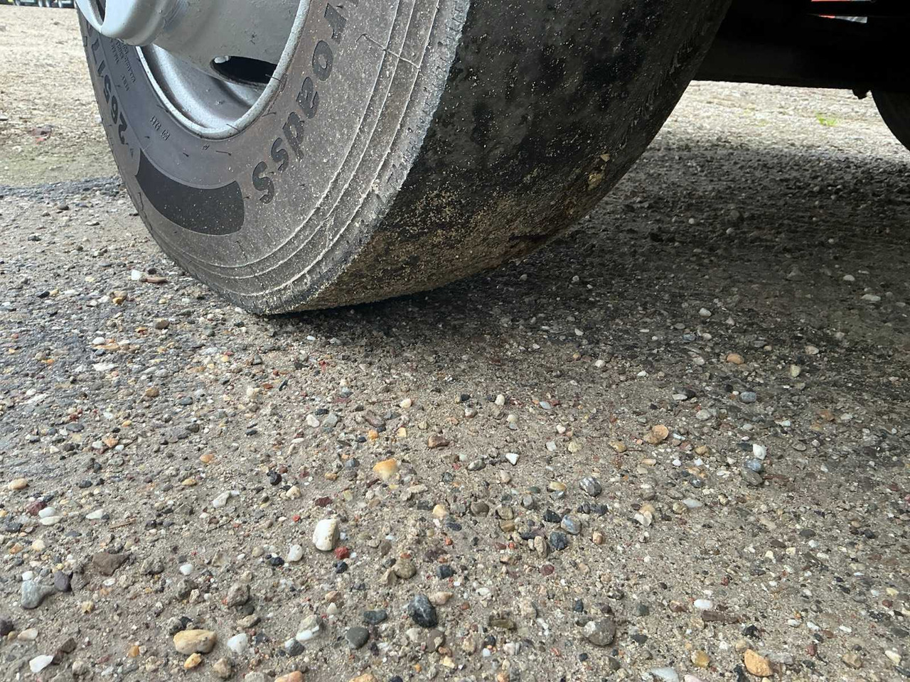 Kamion 2004 VOLVO FL6L 4X2R LIVESTOCK TRUCK: slika Kamion 2004 VOLVO FL6L 4X2R LIVESTOCK TRUCK