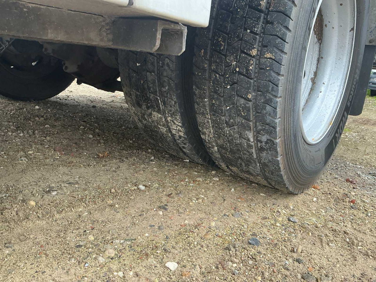 Kamion 2004 VOLVO FL6L 4X2R LIVESTOCK TRUCK: slika Kamion 2004 VOLVO FL6L 4X2R LIVESTOCK TRUCK