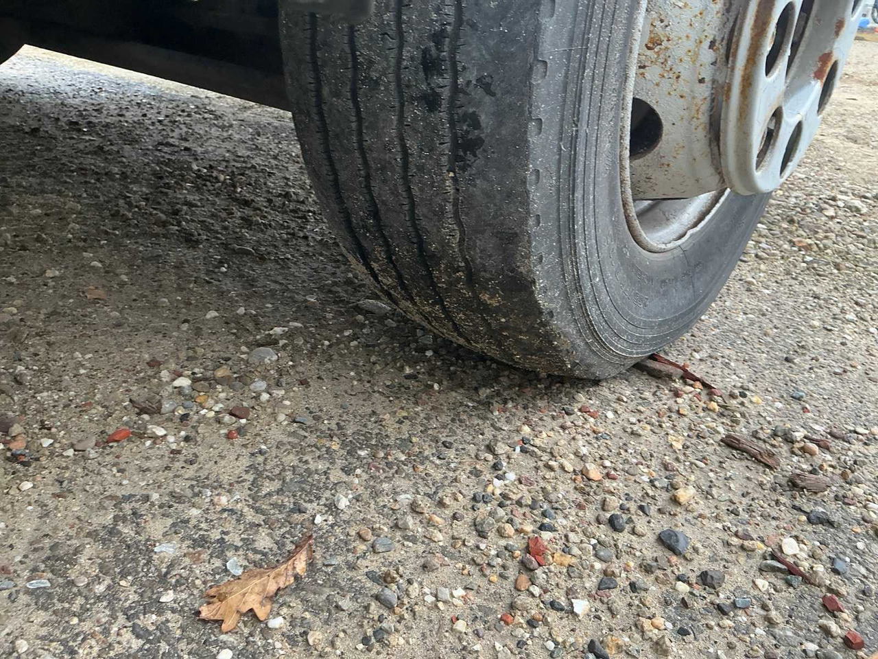 Kamion 2004 VOLVO FL6L 4X2R LIVESTOCK TRUCK: slika Kamion 2004 VOLVO FL6L 4X2R LIVESTOCK TRUCK