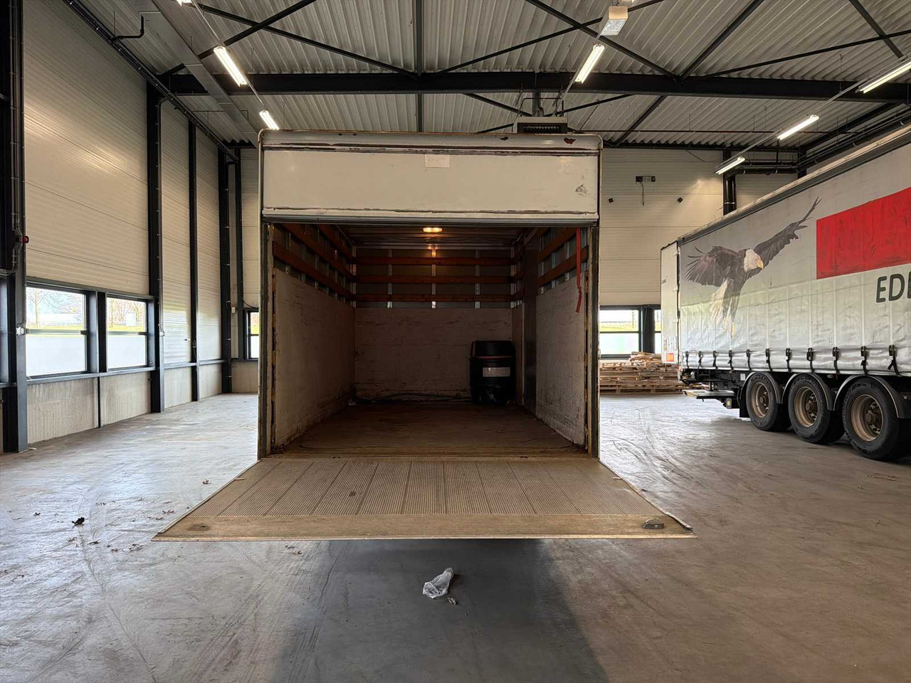 2007 IVECO TRUCK - Kamion: slika 2007 IVECO TRUCK - Kamion 2007 IVECO TRUCK - Kamion: slika 2007 IVECO TRUCK - Kamion