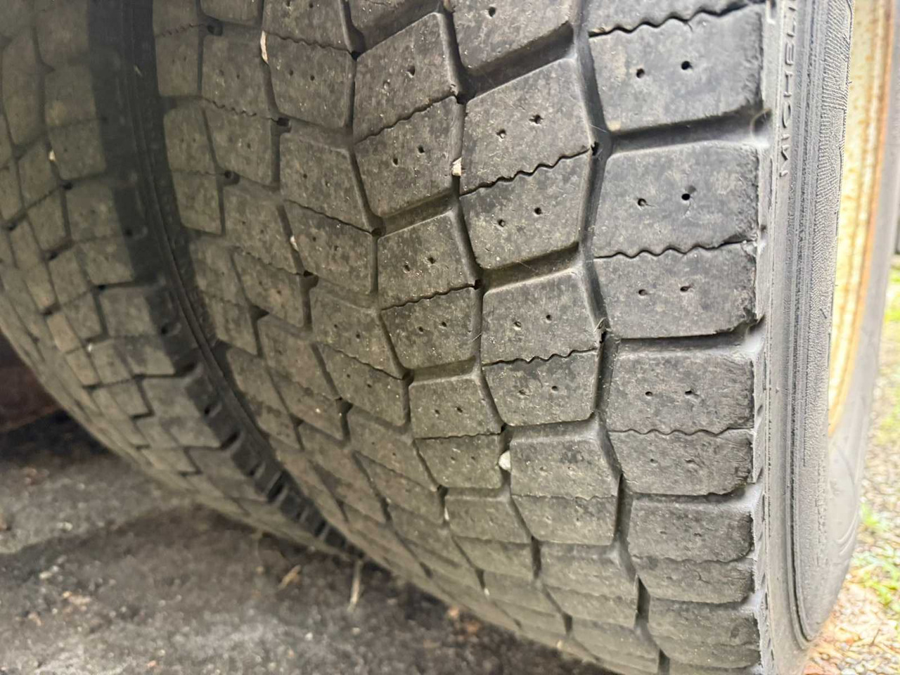 Kamion 2010 VOLVO FE260 - RIGID WITH TAILGATE - 7.1L DIESEL – AIR-CONDITIONED: slika Kamion 2010 VOLVO FE260 - RIGID WITH TAILGATE - 7.1L DIESEL – AIR-CONDITIONED Kamion 2010 VOLVO FE260 - RIGID WITH TAILGATE - 7.1L DIESEL – AIR-CONDITIONED: slika Kamion 2010 VOLVO FE260 - RIGID WITH TAILGATE - 7.1L DIESEL – AIR-CONDITIONED