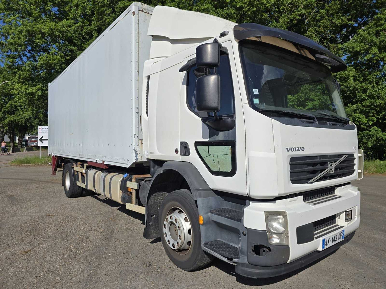 2010 VOLVO FE260 - RIGID WITH TAILGATE - 7.1L DIESEL – AIR-CONDITIONED - Kamion: slika 2010 VOLVO FE260 - RIGID WITH TAILGATE - 7.1L DIESEL – AIR-CONDITIONED - Kamion 2010 VOLVO FE260 - RIGID WITH TAILGATE - 7.1L DIESEL – AIR-CONDITIONED - Kamion: slika 2010 VOLVO FE260 - RIGID WITH TAILGATE - 7.1L DIESEL – AIR-CONDITIONED - Kamion