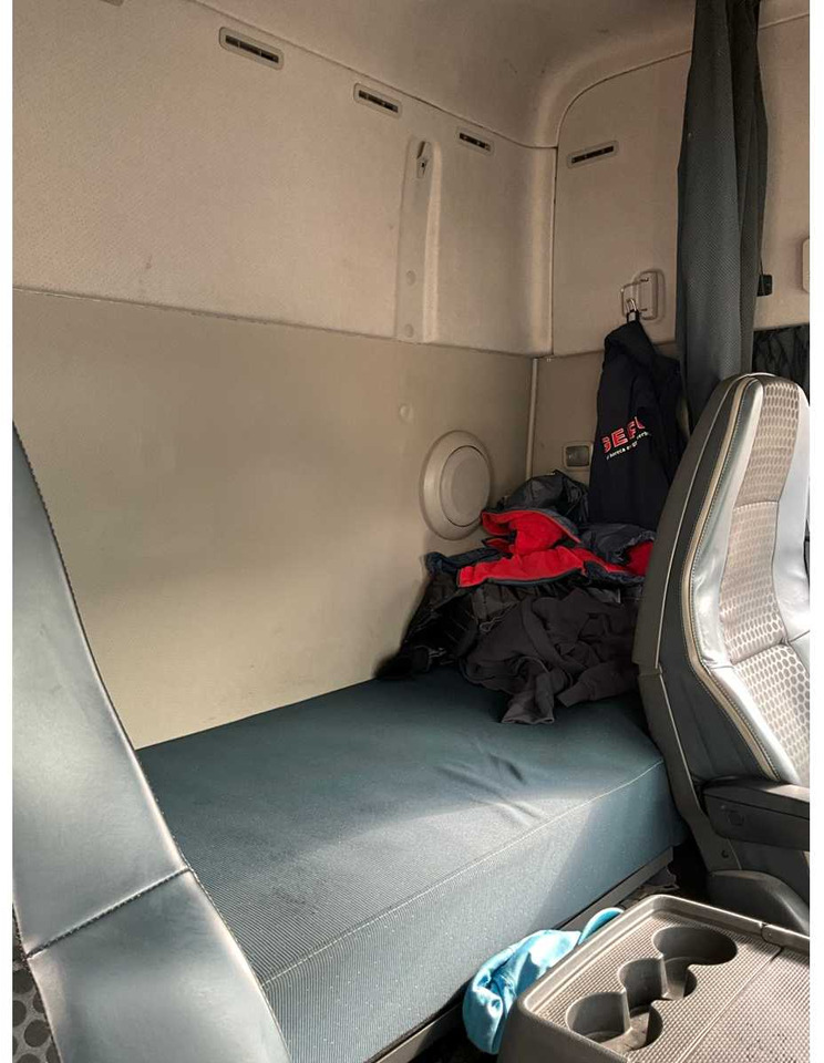 Kamion 2012 VOLVO FM 13 SEMI-TRAILER TRUCK: slika Kamion 2012 VOLVO FM 13 SEMI-TRAILER TRUCK