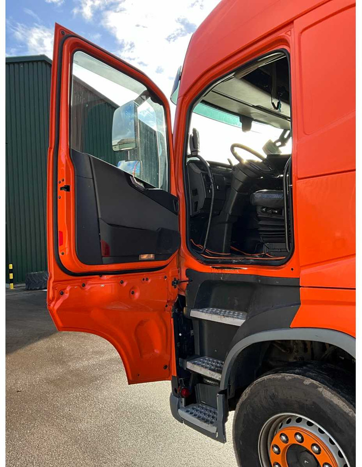 2016 VOLVO FH TRUCK - Kamion: slika 2016 VOLVO FH TRUCK - Kamion 2016 VOLVO FH TRUCK - Kamion: slika 2016 VOLVO FH TRUCK - Kamion