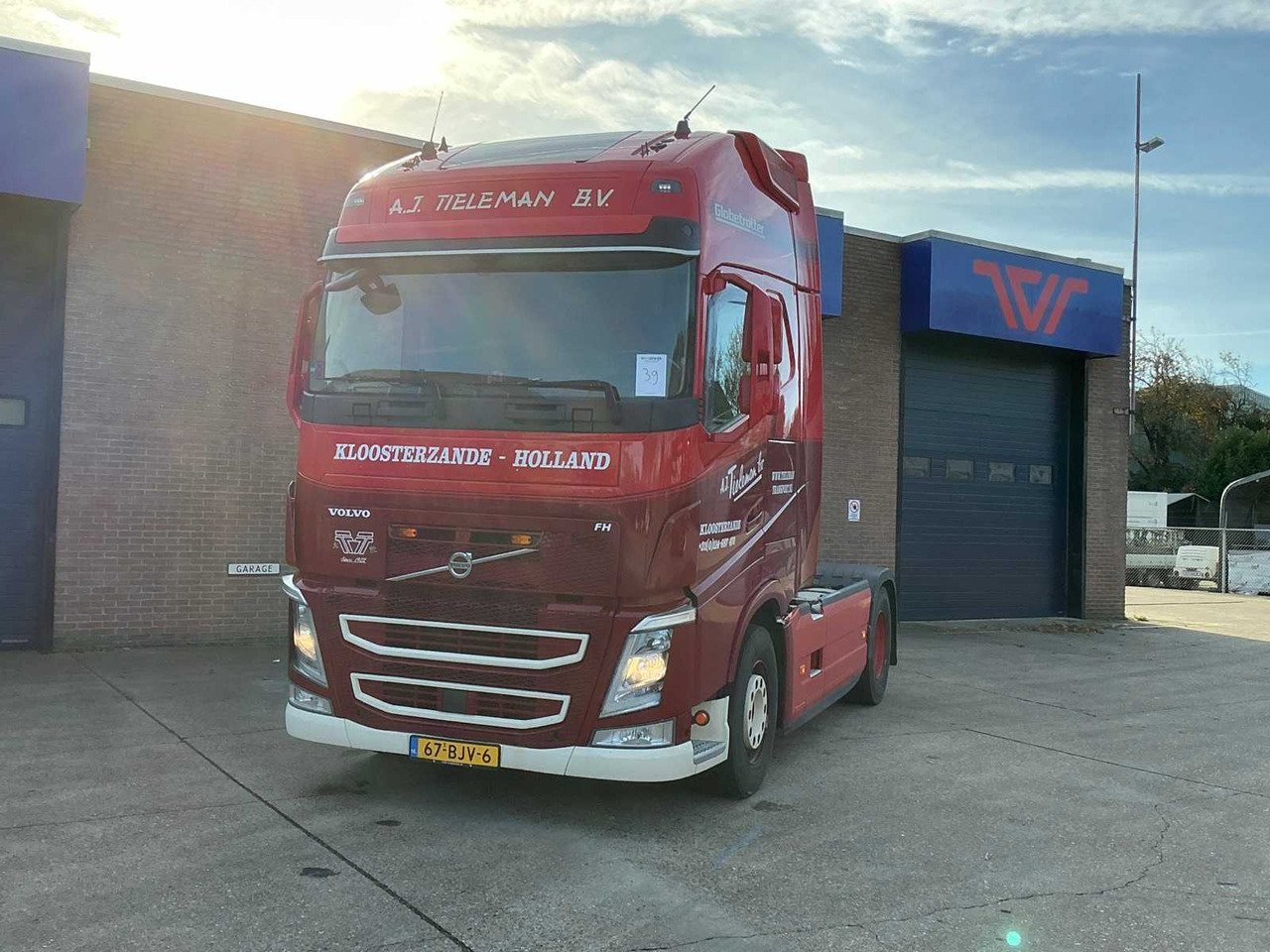 2017 VOLVO FH SEMI-TRAILER TRACTOR - Kamion: slika 2017 VOLVO FH SEMI-TRAILER TRACTOR - Kamion 2017 VOLVO FH SEMI-TRAILER TRACTOR - Kamion: slika 2017 VOLVO FH SEMI-TRAILER TRACTOR - Kamion