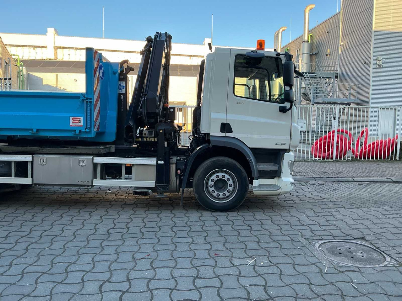 2020 DAF CF 410 FAN TRUCK + HOOK LIFT + LOADING CRANE + CONTAINER - Kamion: slika 2020 DAF CF 410 FAN TRUCK + HOOK LIFT + LOADING CRANE + CONTAINER - Kamion 2020 DAF CF 410 FAN TRUCK + HOOK LIFT + LOADING CRANE + CONTAINER - Kamion: slika 2020 DAF CF 410 FAN TRUCK + HOOK LIFT + LOADING CRANE + CONTAINER - Kamion