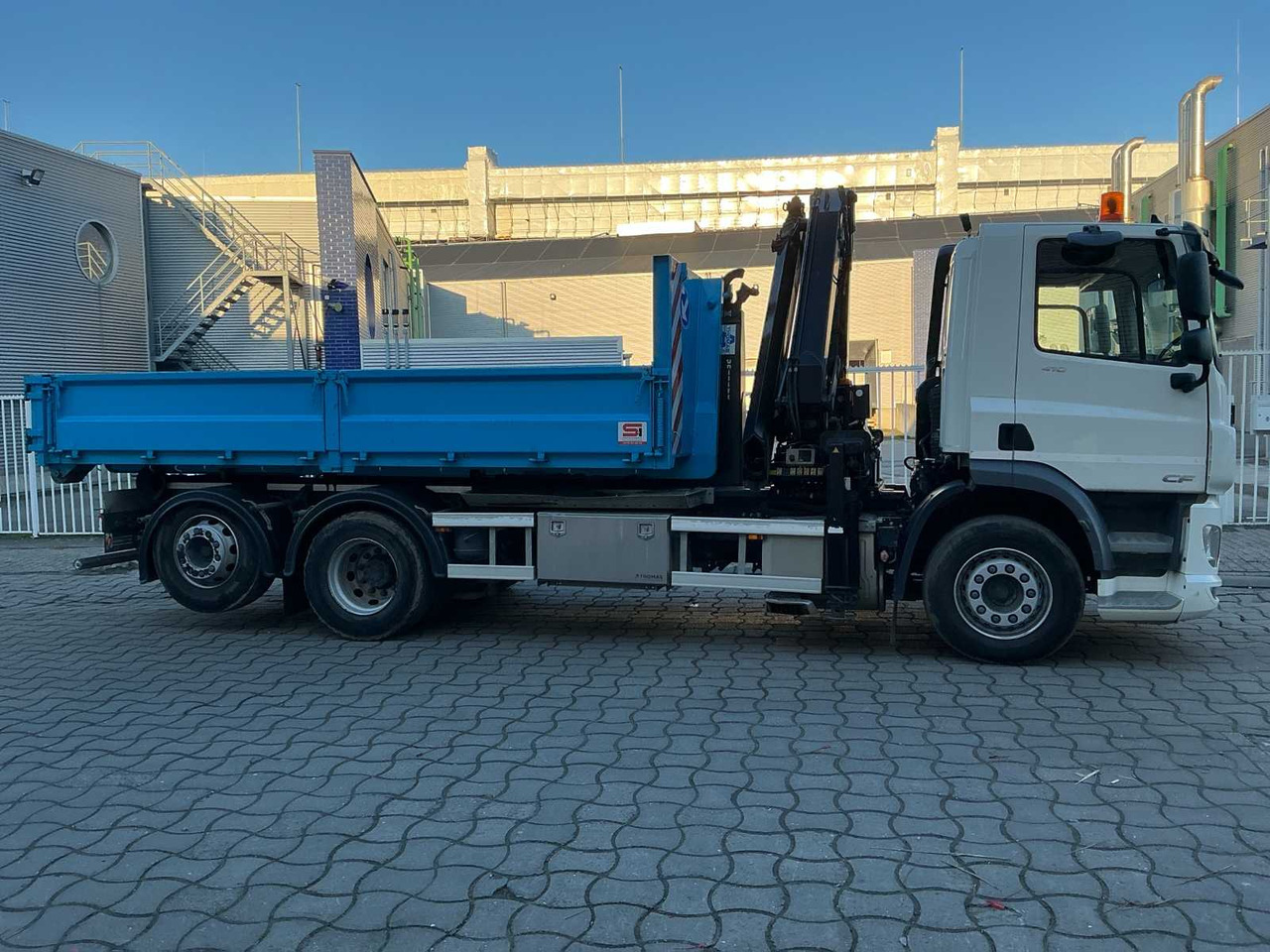 2020 DAF CF 410 FAN TRUCK + HOOK LIFT + LOADING CRANE + CONTAINER - Kamion: slika 2020 DAF CF 410 FAN TRUCK + HOOK LIFT + LOADING CRANE + CONTAINER - Kamion 2020 DAF CF 410 FAN TRUCK + HOOK LIFT + LOADING CRANE + CONTAINER - Kamion: slika 2020 DAF CF 410 FAN TRUCK + HOOK LIFT + LOADING CRANE + CONTAINER - Kamion
