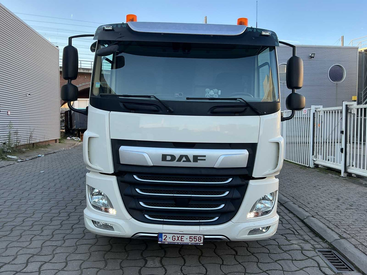 2020 DAF CF 410 FAN TRUCK + HOOK LIFT + LOADING CRANE + CONTAINER - Kamion: slika 2020 DAF CF 410 FAN TRUCK + HOOK LIFT + LOADING CRANE + CONTAINER - Kamion 2020 DAF CF 410 FAN TRUCK + HOOK LIFT + LOADING CRANE + CONTAINER - Kamion: slika 2020 DAF CF 410 FAN TRUCK + HOOK LIFT + LOADING CRANE + CONTAINER - Kamion