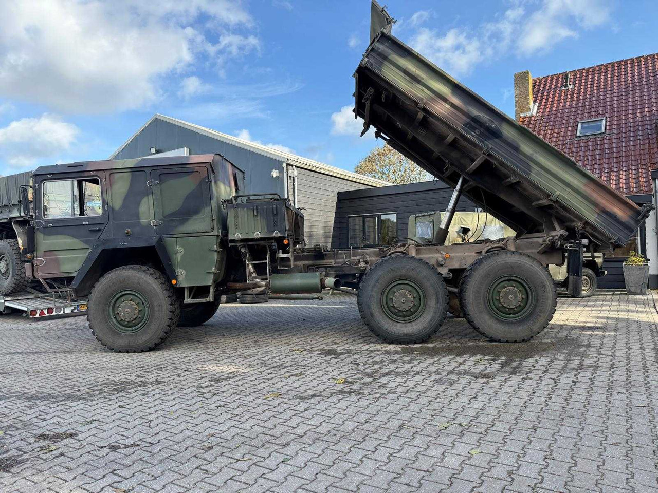 MAN - CAT 6X6 - TRUCK - Kamion: slika MAN - CAT 6X6 - TRUCK - Kamion MAN - CAT 6X6 - TRUCK - Kamion: slika MAN - CAT 6X6 - TRUCK - Kamion