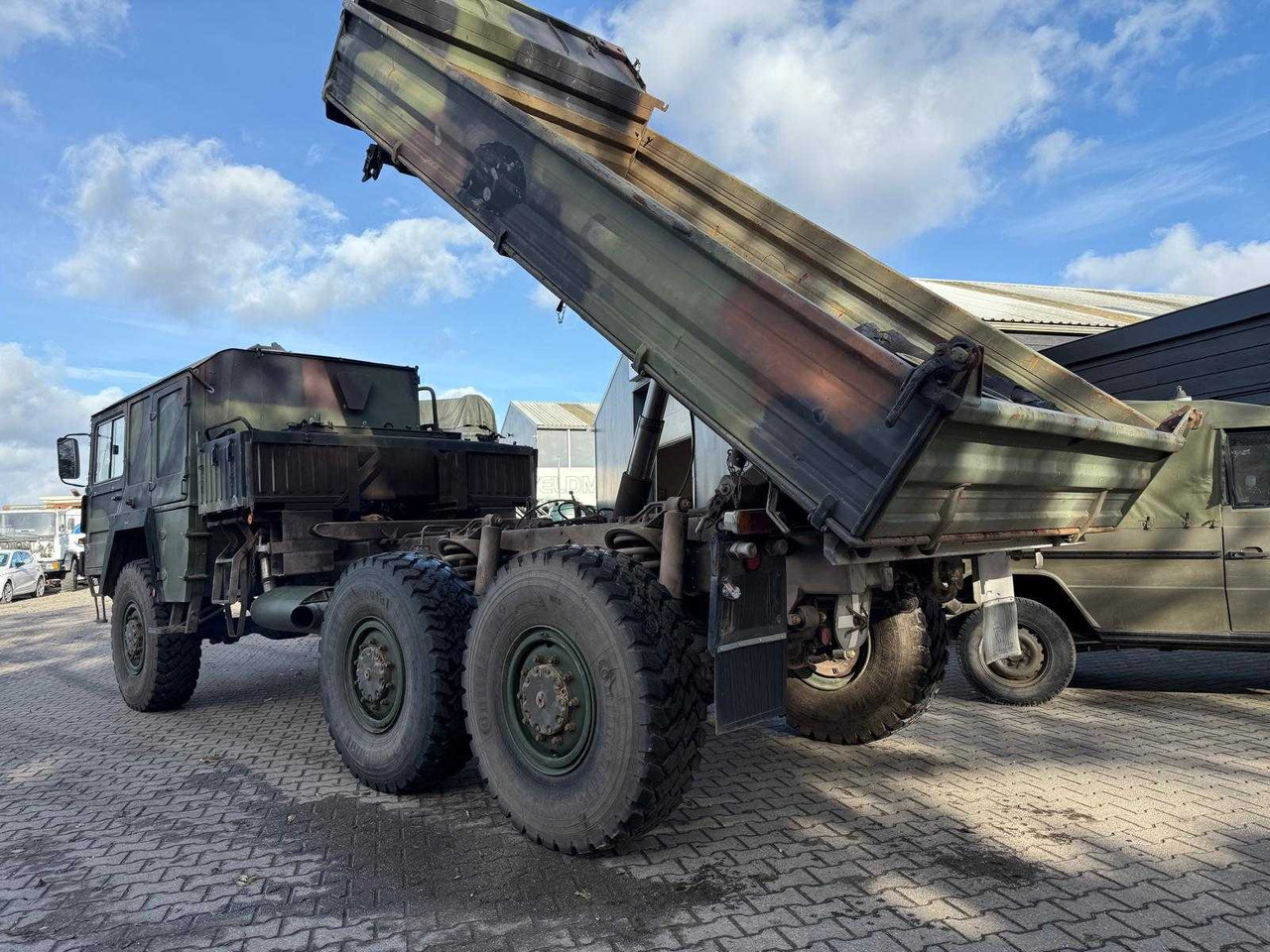 MAN - CAT 6X6 - TRUCK - Kamion: slika MAN - CAT 6X6 - TRUCK - Kamion MAN - CAT 6X6 - TRUCK - Kamion: slika MAN - CAT 6X6 - TRUCK - Kamion