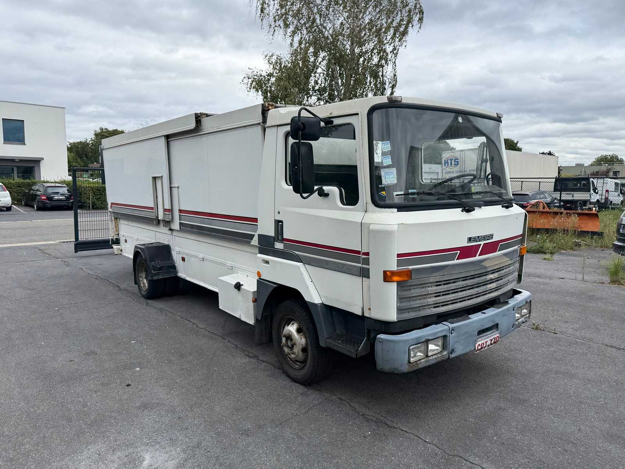 NISSAN - 1991 - L50.09 - TRUCK - Kamion: slika NISSAN - 1991 - L50.09 - TRUCK - Kamion NISSAN - 1991 - L50.09 - TRUCK - Kamion: slika NISSAN - 1991 - L50.09 - TRUCK - Kamion