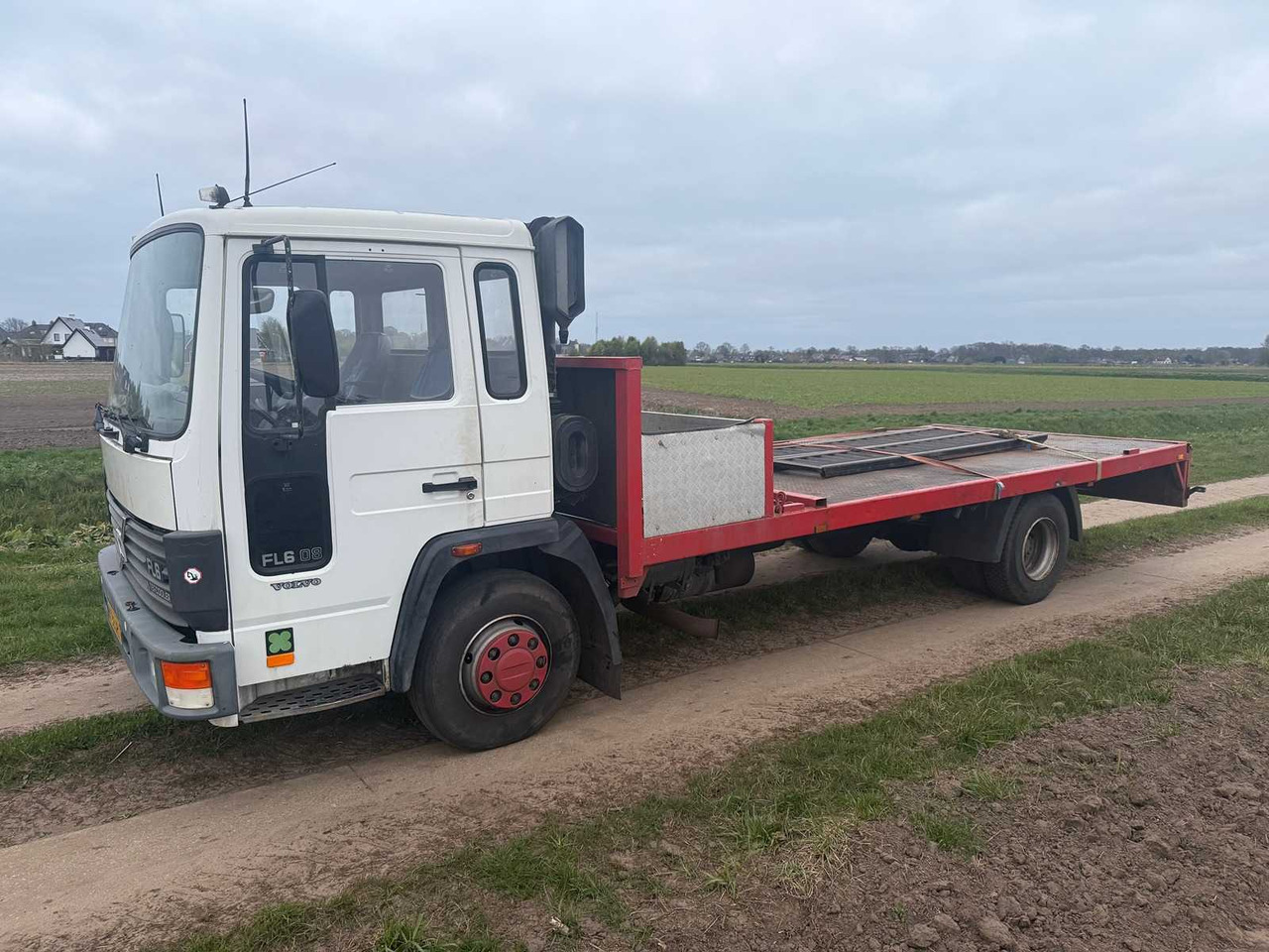 VOLVO - FL608-4X2-J 75 - TRUCK - 1993 - Kamion: slika VOLVO - FL608-4X2-J 75 - TRUCK - 1993 - Kamion VOLVO - FL608-4X2-J 75 - TRUCK - 1993 - Kamion: slika VOLVO - FL608-4X2-J 75 - TRUCK - 1993 - Kamion