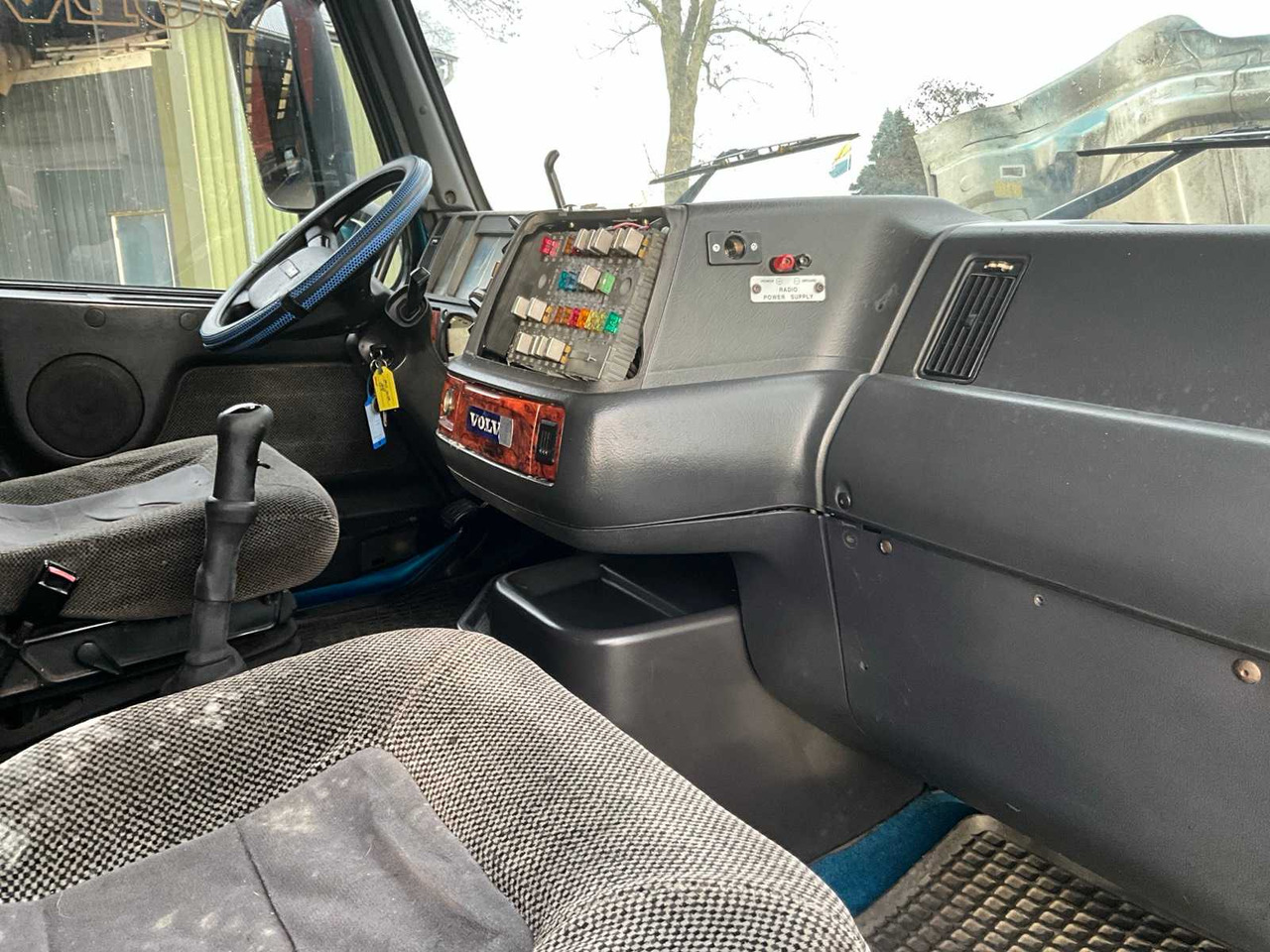 Kamion VOLVO - NH 12 - TORPEO 610 - TRUCK -1998: slika Kamion VOLVO - NH 12 - TORPEO 610 - TRUCK -1998