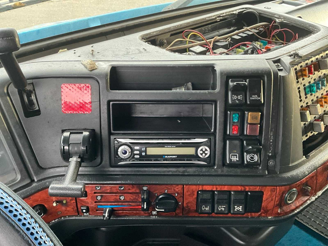 Kamion VOLVO - NH 12 - TORPEO 610 - TRUCK -1998: slika Kamion VOLVO - NH 12 - TORPEO 610 - TRUCK -1998