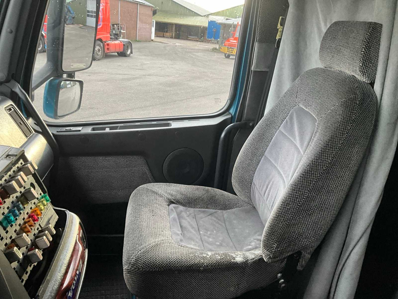 Kamion VOLVO - NH 12 - TORPEO 610 - TRUCK -1998: slika Kamion VOLVO - NH 12 - TORPEO 610 - TRUCK -1998