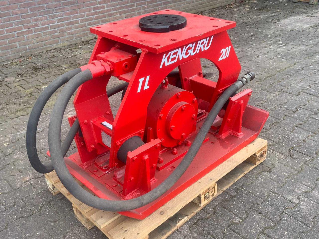 Kenguru TL 201 - Korpa za bager: slika Kenguru TL 201 - Korpa za bager Kenguru TL 201 - Korpa za bager: slika Kenguru TL 201 - Korpa za bager
