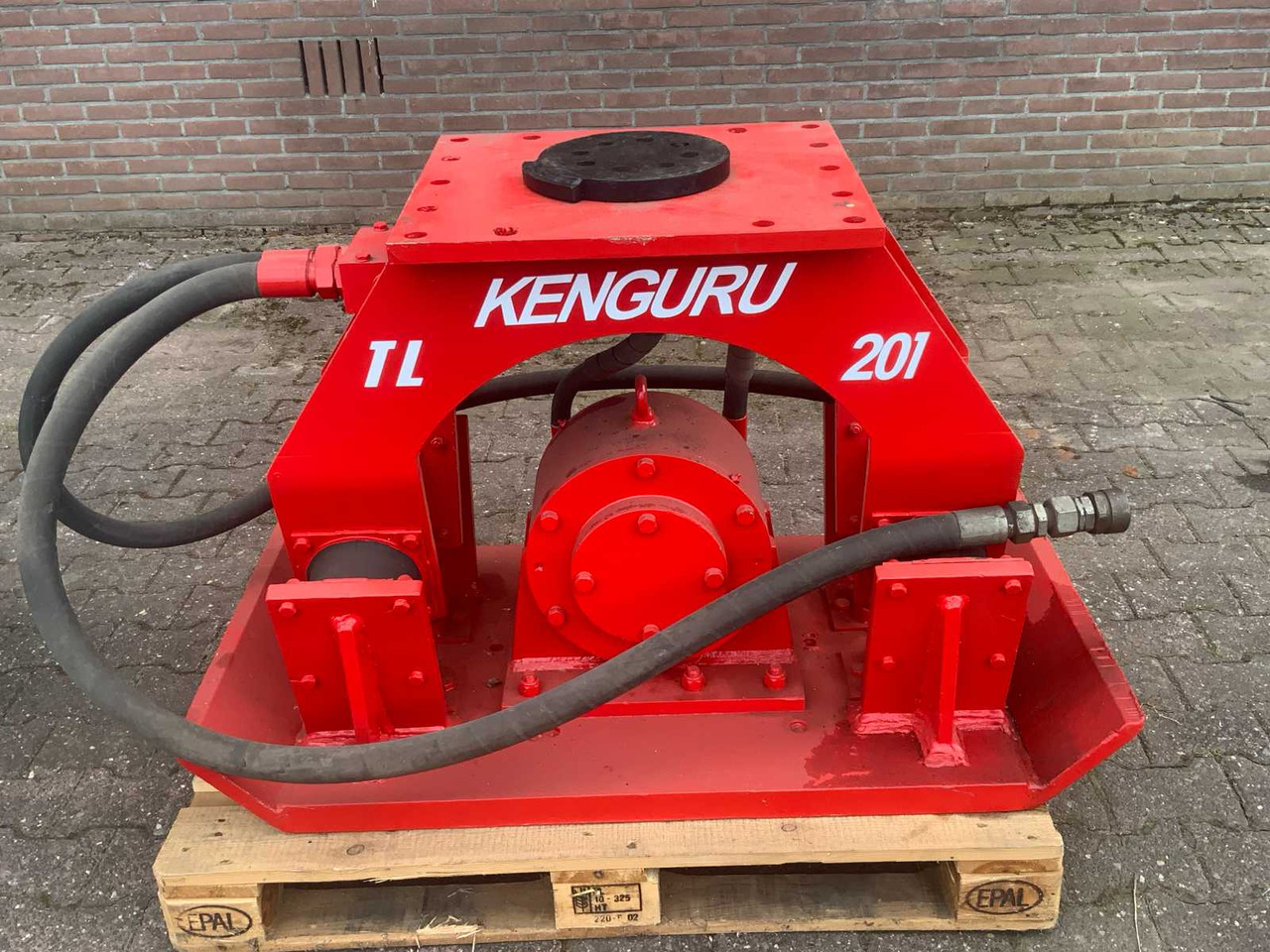 Kenguru TL 201 - Korpa za bager: slika Kenguru TL 201 - Korpa za bager Kenguru TL 201 - Korpa za bager: slika Kenguru TL 201 - Korpa za bager