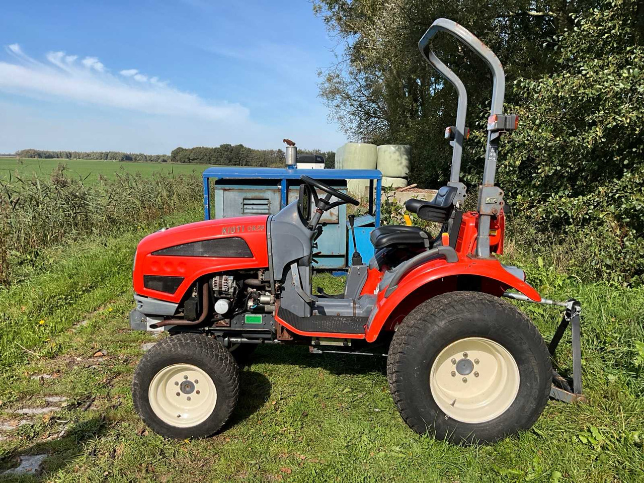 Kioti CK 20 HJ - Mali traktor: slika Kioti CK 20 HJ - Mali traktor Kioti CK 20 HJ - Mali traktor: slika Kioti CK 20 HJ - Mali traktor