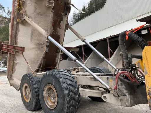 Komatsu HM300-2 - Istovarivač: slika Komatsu HM300-2 - Istovarivač Komatsu HM300-2 - Istovarivač: slika Komatsu HM300-2 - Istovarivač