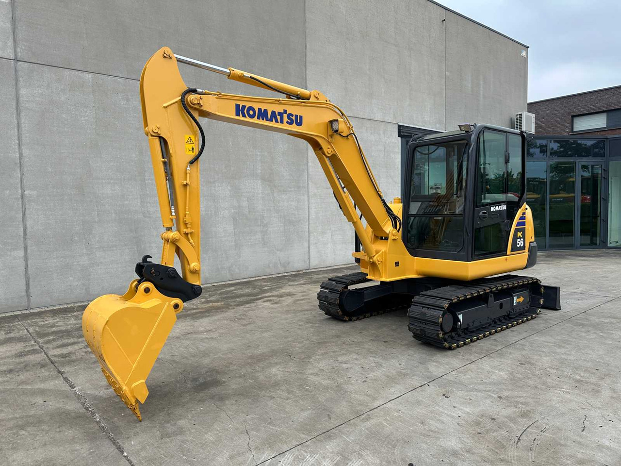 Komatsu PC56-7 - Bager gusjeničar: slika Komatsu PC56-7 - Bager gusjeničar Komatsu PC56-7 - Bager gusjeničar: slika Komatsu PC56-7 - Bager gusjeničar