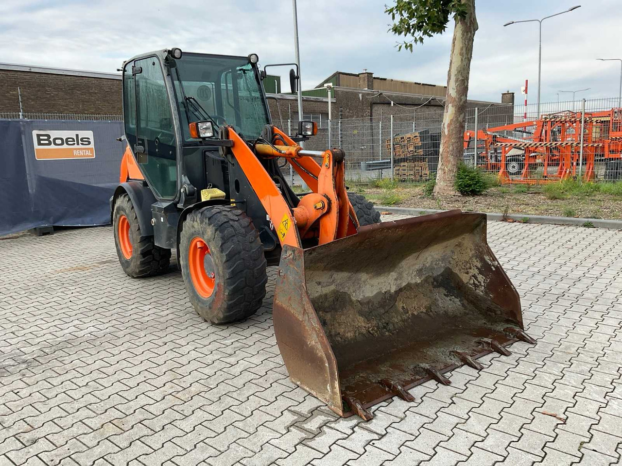 Komatsu WA-70-7 - Utovarivač na kotačima: slika Komatsu WA-70-7 - Utovarivač na kotačima Komatsu WA-70-7 - Utovarivač na kotačima: slika Komatsu WA-70-7 - Utovarivač na kotačima